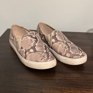 Steve Madden Slip-ons